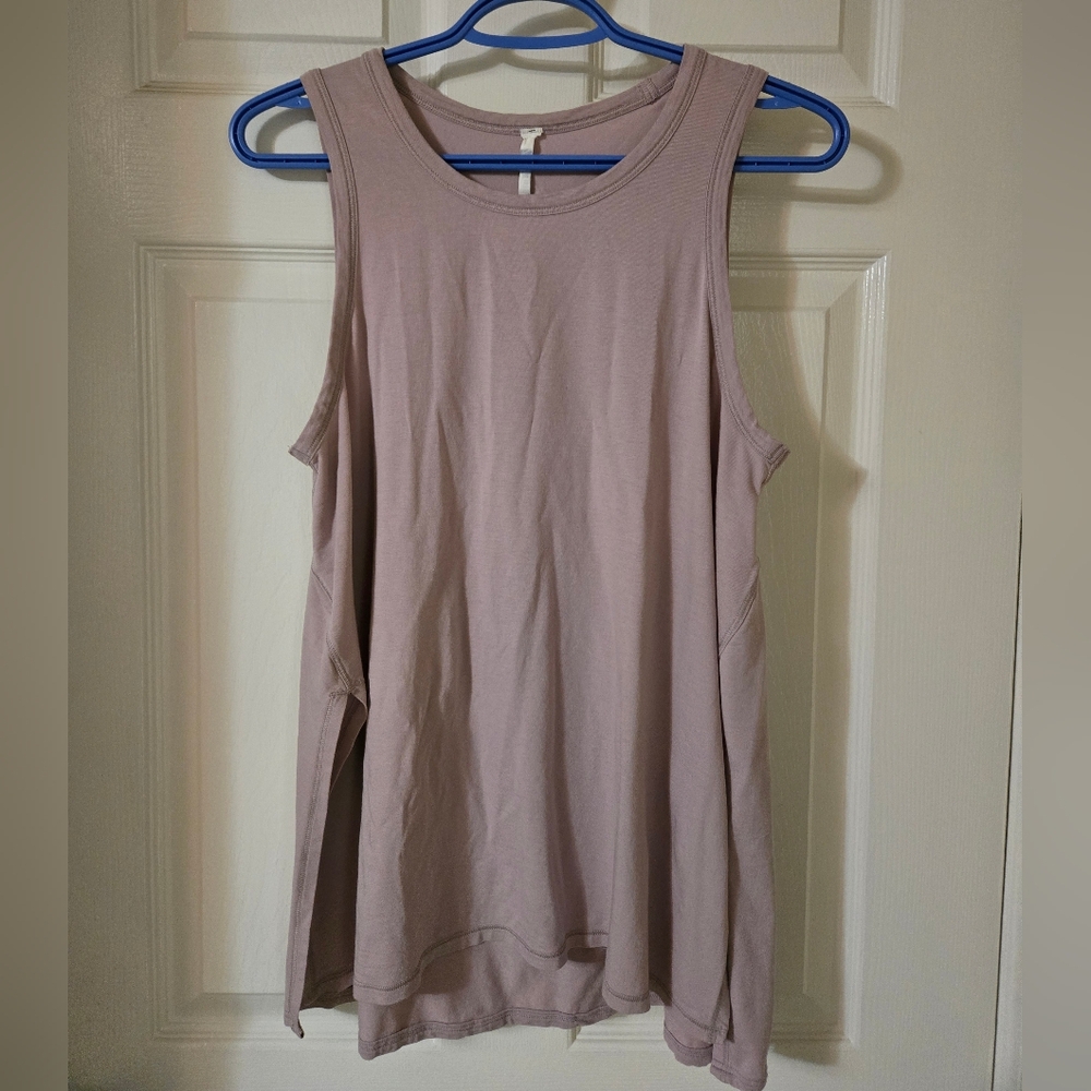 Lululemon Tank with side slits Size S